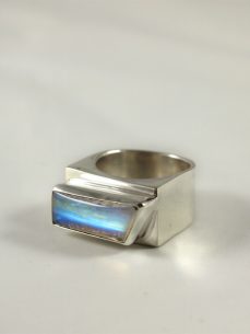 Regenbogenmondstein Ring in Silber 925