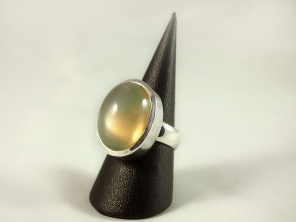 Mondstein Ring, 18 gramm, indien, grau braun, oval