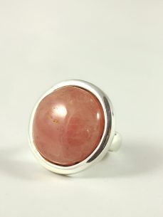 Rosenquarz Ring, 19, 1 gramm, runder stein, kräftige farbe,