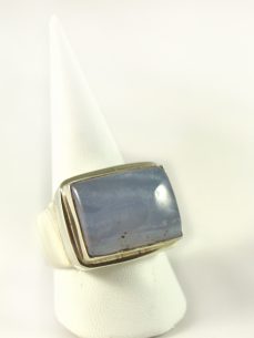 Chalcedon Ring, 17, 7 gramm, quer, großer stein