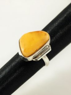 Bernstein Ring, 7,3 gramm, butterscotch farbe, zilesiert