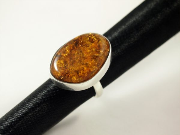 Bernstein Ring, 7,6 gramm, schlichte fassung, großer ovaler stein, mittleres honiggelb