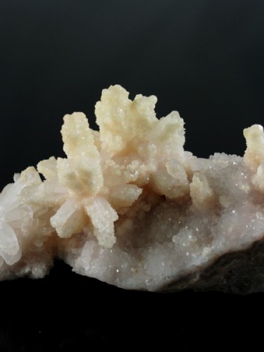 Bergkristall mit Rhodochrosit Kapnik Rumänien